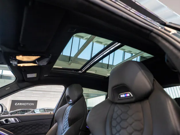 BMW X6 M Competition / Panorama / 360°Kamera / HeadUp
