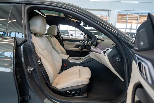 BMW M440i xDrive Gran Coupé / LCI / Panorama-Schiebedach / Head-Up Display