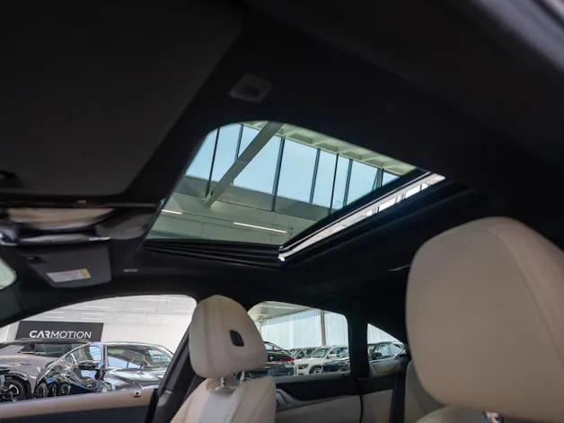 BMW M440i xDrive Gran Coupé / LCI / Panorama-Schiebedach / Head-Up Display