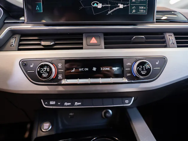 AUDI A5 Sportback 2.0 45 TFSI S Line quattro S-Tronic S-Line / 3-Zonen Klima-Automatik / Navi