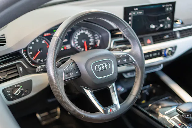 AUDI A5 Sportback 2.0 45 TFSI S Line quattro S-Tronic S-Line / 3-Zonen Klima-Automatik / Navi