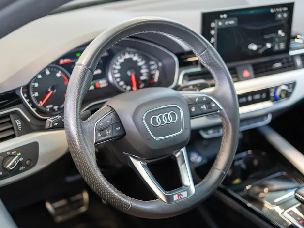 AUDI A5 Sportback 2.0 45 TFSI S Line quattro S-Tronic S-Line / 3-Zonen Klima-Automatik / Navi