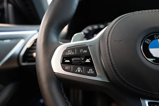 BMW M850i xDrive Gran Coupé / 360°Kamera / HeadUp / Harman/Kardon