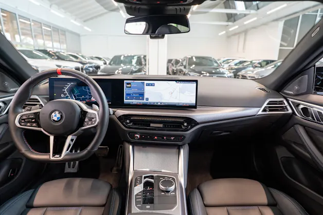 BMW M440i xDrive Gran Coupé M Sport Pro / LCI / Glasdach / 360°Kamera / HeadUp