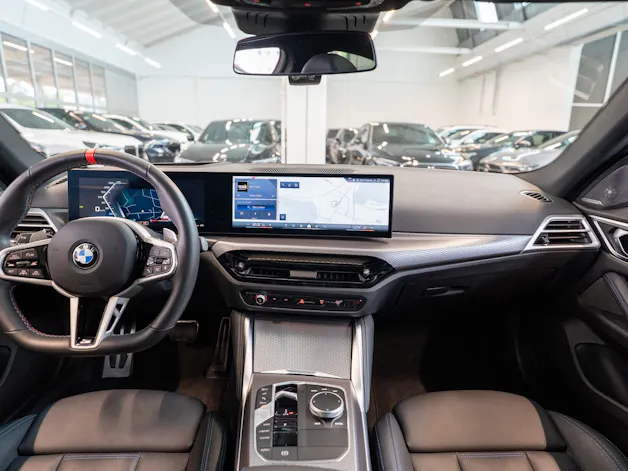 BMW M440i xDrive Gran Coupé M Sport Pro / LCI / Glasdach / 360°Kamera / HeadUp