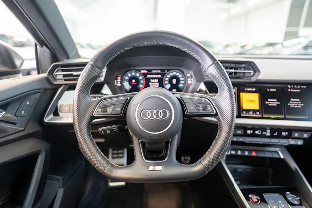 AUDI S3 Limousine 2.0 TFSI quattro S-Tronic / Virtual Cockpit / Abstand-tempomat / Sitzheizung