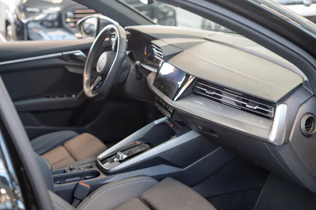 AUDI S3 Limousine 2.0 TFSI quattro S-Tronic / Virtual Cockpit / Abstand-tempomat / Sitzheizung