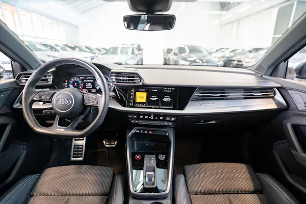 AUDI S3 Limousine 2.0 TFSI quattro S-Tronic / Virtual Cockpit / Abstand-tempomat / Sitzheizung