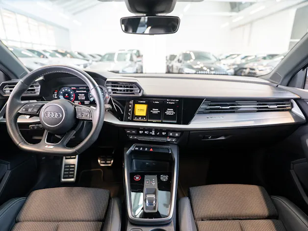 AUDI S3 Limousine 2.0 TFSI quattro S-Tronic / Virtual Cockpit / Abstand-tempomat / Sitzheizung