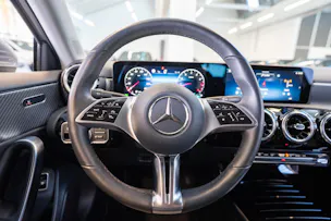 MERCEDES-BENZ A 220 Progressive 4m Limousine / Facelift / Rückfahrkamera / Sitzheizung