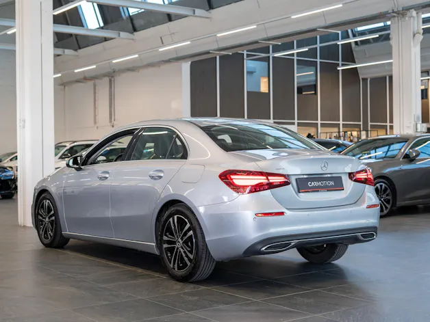MERCEDES-BENZ A 220 Progressive 4m Limousine / Facelift / Rückfahrkamera / Sitzheizung