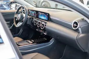 MERCEDES-BENZ A 220 Progressive 4m Limousine / Facelift / Rückfahrkamera / Sitzheizung