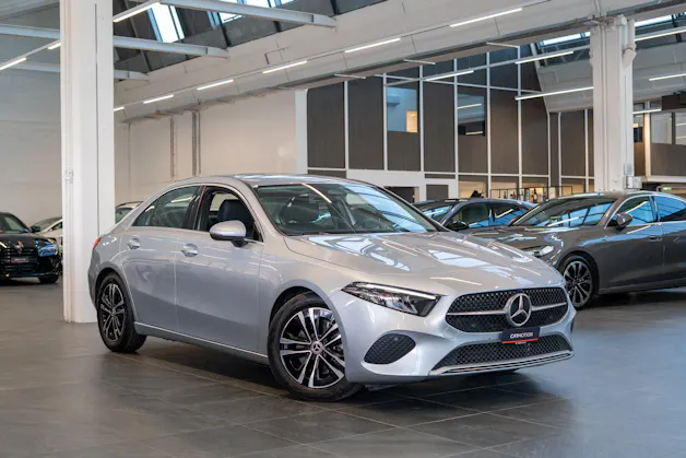 MERCEDES-BENZ A 220 Progressive 4m Limousine / Facelift / Rückfahrkamera / Sitzheizung