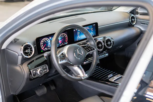 MERCEDES-BENZ A 220 Progressive 4m Limousine / Facelift / Rückfahrkamera / Sitzheizung