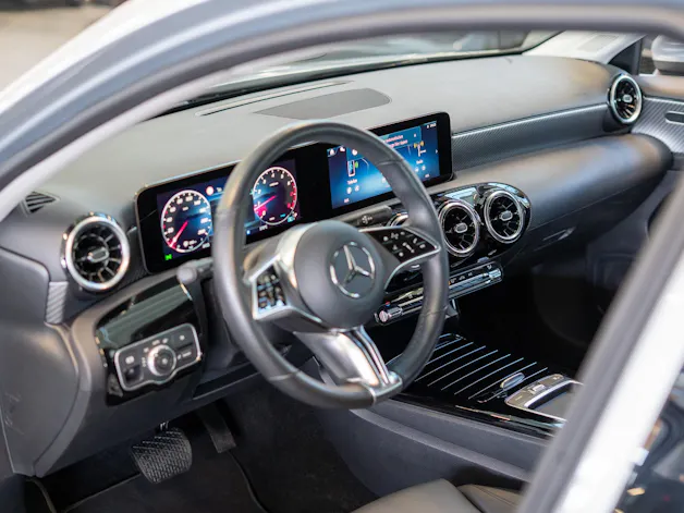 MERCEDES-BENZ A 220 Progressive 4m Limousine / Facelift / Rückfahrkamera / Sitzheizung