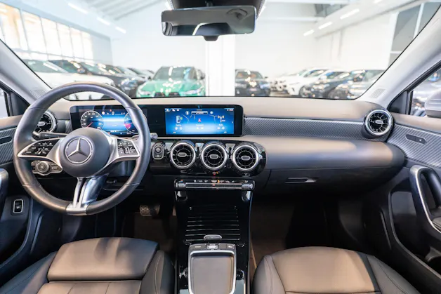 MERCEDES-BENZ A 220 Progressive 4m Limousine / Facelift / Rückfahrkamera / Sitzheizung