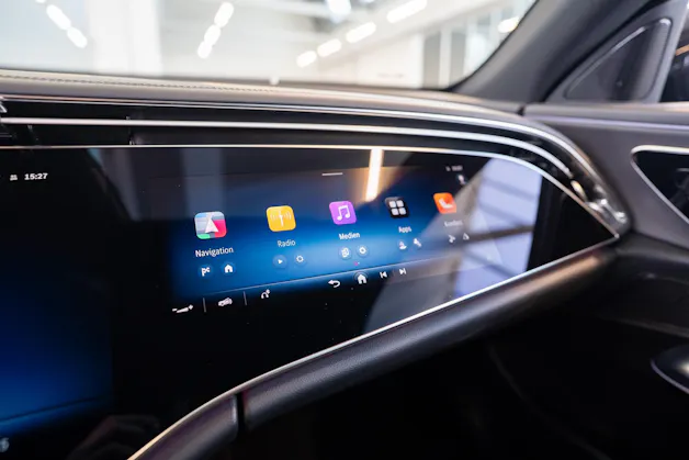 MERCEDES-BENZ E 220 d AMG Line / MBUX Superscreen / 360°Kamera / Ambientebeleuchtung