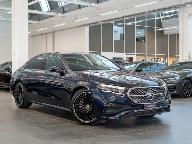 MERCEDES-BENZ E 220 d AMG Line / MBUX Superscreen / 360°Kamera / Ambientebeleuchtung