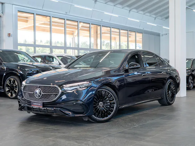 MERCEDES-BENZ E 220 d AMG Line / MBUX Superscreen / 360°Kamera / Ambientebeleuchtung