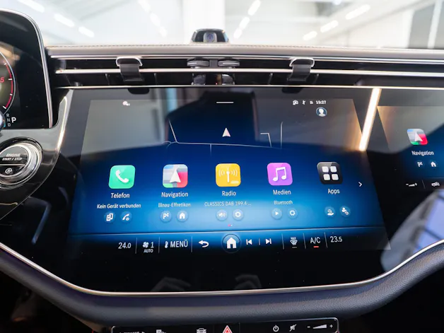 MERCEDES-BENZ E 220 d AMG Line / MBUX Superscreen / 360°Kamera / Ambientebeleuchtung