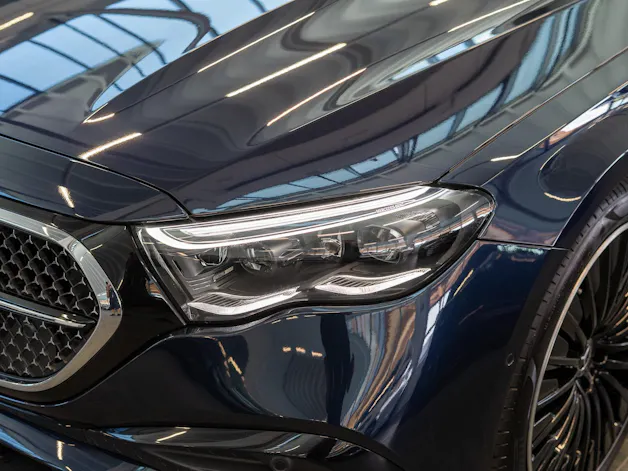 MERCEDES-BENZ E 220 d AMG Line / MBUX Superscreen / 360°Kamera / Ambientebeleuchtung