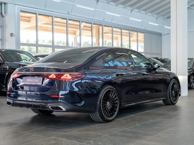 MERCEDES-BENZ E 220 d AMG Line / MBUX Superscreen / 360°Kamera / Ambientebeleuchtung
