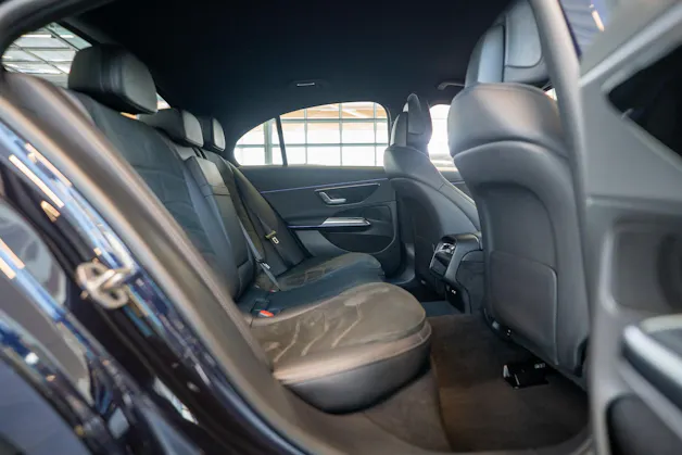 MERCEDES-BENZ E 220 d AMG Line / MBUX Superscreen / 360°Kamera / Ambientebeleuchtung