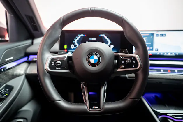 BMW 520i M Sport / HeadUp / 360°Kamer / Sitzbelüftung