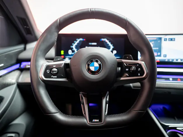 BMW 520i M Sport / HeadUp / 360°Kamer / Sitzbelüftung