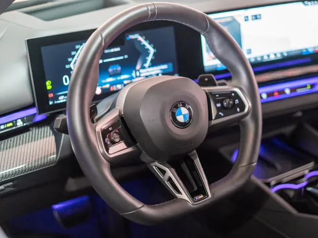 BMW 520i M Sport / HeadUp / 360°Kamer / Sitzbelüftung