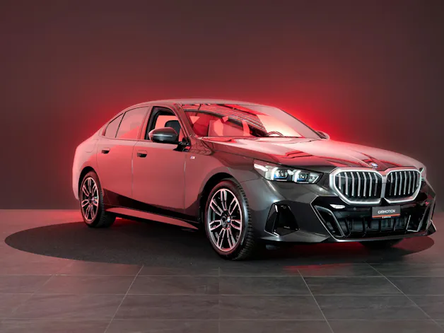 BMW 520i M Sport / HeadUp / 360°Kamer / Sitzbelüftung