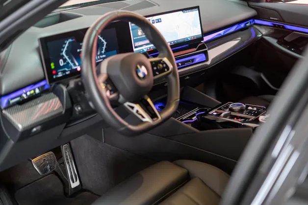 BMW 520i M Sport / HeadUp / 360°Kamer / Sitzbelüftung
