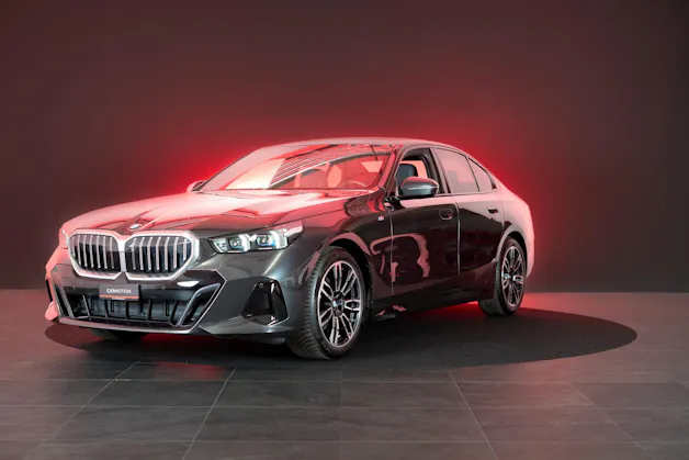 BMW 520i M Sport / HeadUp / 360°Kamer / Sitzbelüftung