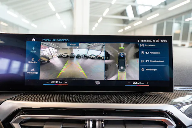 BMW M4 Competition xDrive Coupé / M Carbon Schalensitze / Keramik Bremsanlage / Head-Up Display