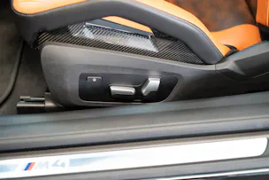 BMW M4 Competition xDrive Coupé / M Carbon Schalensitze / Keramik Bremsanlage / Head-Up Display