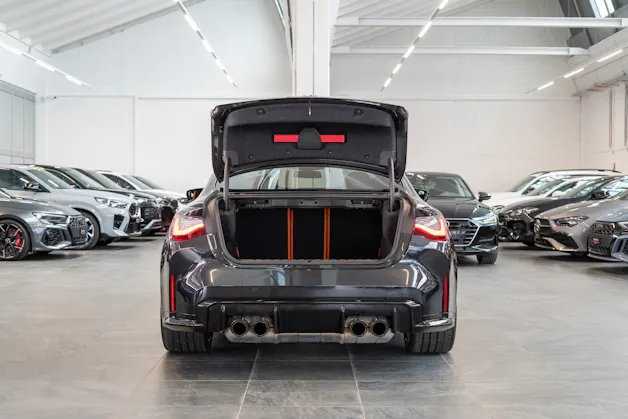 BMW M4 Competition xDrive Coupé / M Carbon Schalensitze / Keramik Bremsanlage / Head-Up Display