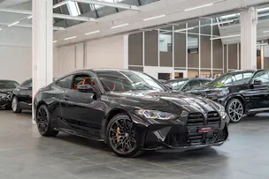 BMW M4 Competition xDrive Coupé / M Carbon Schalensitze / Keramik Bremsanlage / Head-Up Display