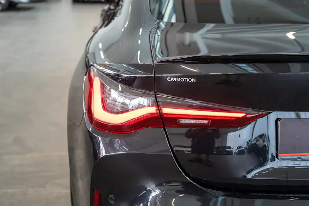 BMW M4 Competition xDrive Coupé / M Carbon Schalensitze / Keramik Bremsanlage / Head-Up Display