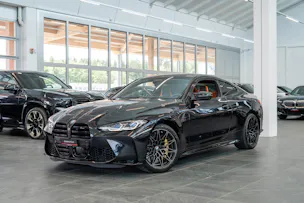 BMW M4 Competition xDrive Coupé / M Carbon Schalensitze / Keramik Bremsanlage / Head-Up Display