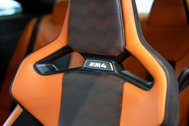 BMW M4 Competition xDrive Coupé / M Carbon Schalensitze / Keramik Bremsanlage / Head-Up Display