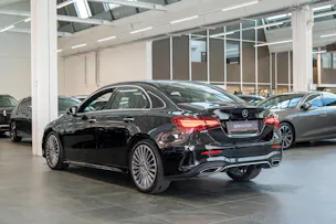 MERCEDES-BENZ A 200 AMG Line Limousine / Facelift / 19" Felgen / Ambiente-Beleuchtung