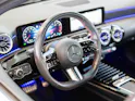 MERCEDES-BENZ A 200 AMG Line Limousine / Facelift / 19" Felgen / Ambiente-Beleuchtung