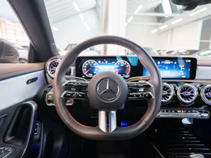MERCEDES-BENZ CLA 200 AMG Line / Facelift / Rückfahrkamera / Ambientebeleuchtung