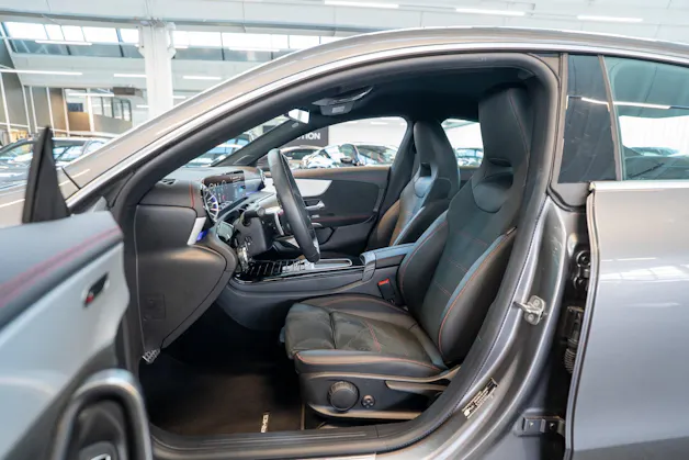 MERCEDES-BENZ CLA 200 AMG Line / Facelift / Rückfahrkamera / Ambientebeleuchtung