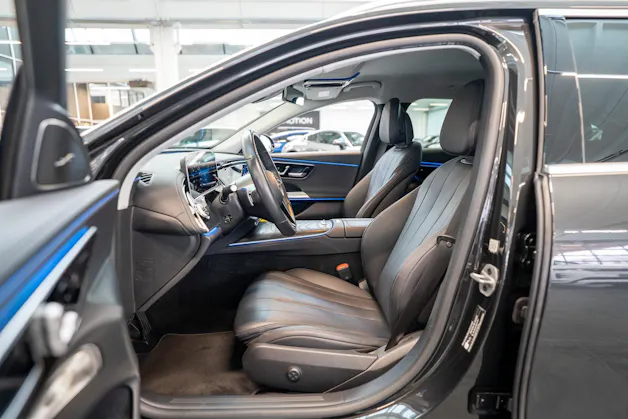 MERCEDES-BENZ E 300 de Avantgarde 4matic Kombi / MBUX Superscreen / Burmester / 360° Kamera