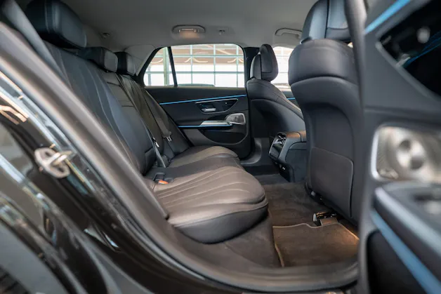 MERCEDES-BENZ E 300 de Avantgarde 4matic Kombi / MBUX Superscreen / Burmester / 360° Kamera