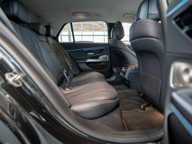 MERCEDES-BENZ E 300 de Avantgarde 4matic Kombi / MBUX Superscreen / Burmester / 360° Kamera