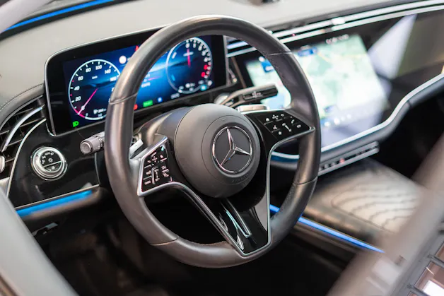 MERCEDES-BENZ E 300 de Avantgarde 4matic Kombi / MBUX Superscreen / Burmester / 360° Kamera