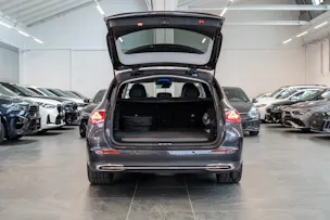 MERCEDES-BENZ E 300 de Avantgarde 4matic Kombi / MBUX Superscreen / Burmester / 360° Kamera