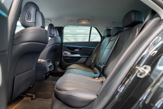MERCEDES-BENZ E 300 de Avantgarde 4matic Kombi / MBUX Superscreen / Burmester / 360° Kamera